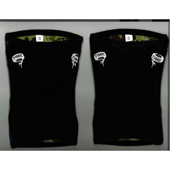 Compression Knee Sleeves, Reversible Camo/ Flag - Picture 4 of 7